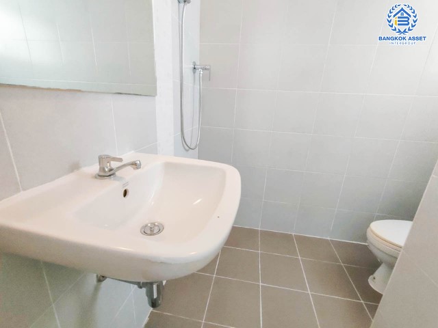 *****ทาวน์เฮ้าส์มือสองย่านสมุทรปราการ ม.พลีโน่ สุขสวัสดิ์ 66 หลังมุม! คุณภาพระดับ AP เนื้อที่มากถึง 18.3 ตร.ว. ฟังก์ชัน 3 ห้องนอน 2 ห้องน้ำ 1 ที่จอดรถ บ้านสภาพดี น่าอยู่สุดๆ บนทำเลดี เชื่อมต่อถนนสุขสวัสดิ์ ใกล้ทางด่วน "เฉลิมมหานคร" ในราคาคุ้ม!